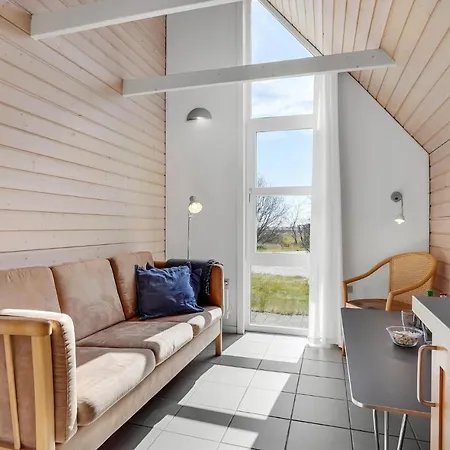 Gorgeous In With Kitchen Holiday home